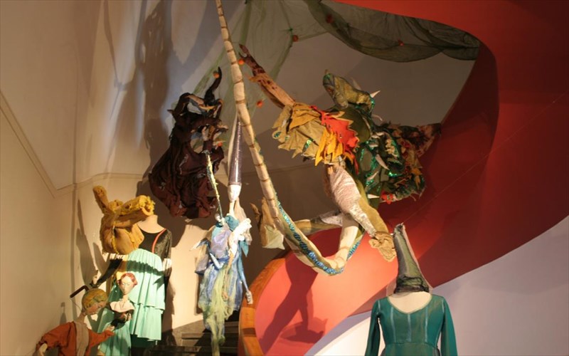 ti-lete-kouklopaizoyme-me-ta-prassein-aloga