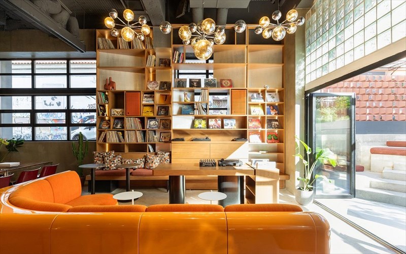 i-gia-fu-kanei-to-athinaiko-ntempouto-tis-sto-okupa-kitchen-kai-listening-bar-listening-bar