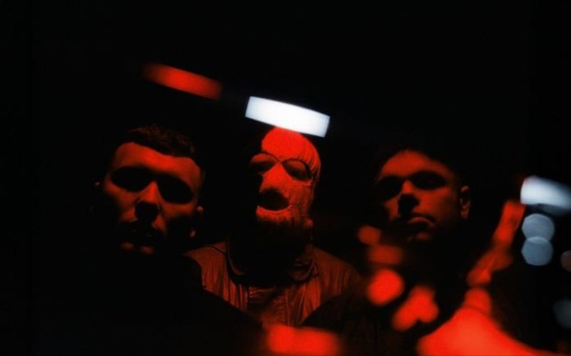 kneecap-to-anatreptikohip-hop-trioapo-to-mpelfast-erxetai-stin-ellada