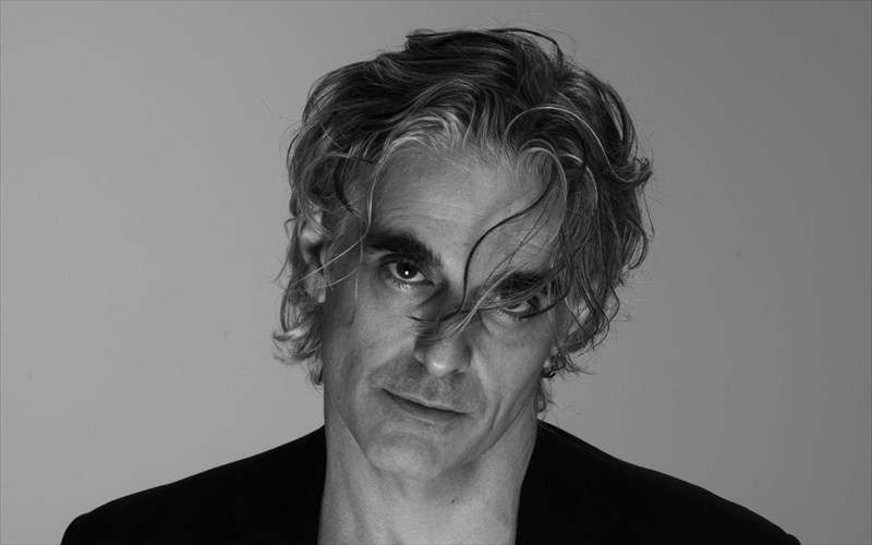 antonis-muriagkos-o-kosmos-agapa-ton-kapodistria-xoris-na-kserei-to-giati