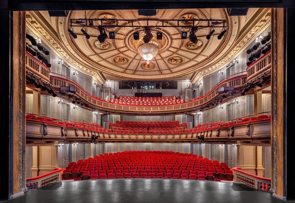 to-programma-tou-martiou-sto-ethniko-theatroeinaiplousio-kai-poludiastato