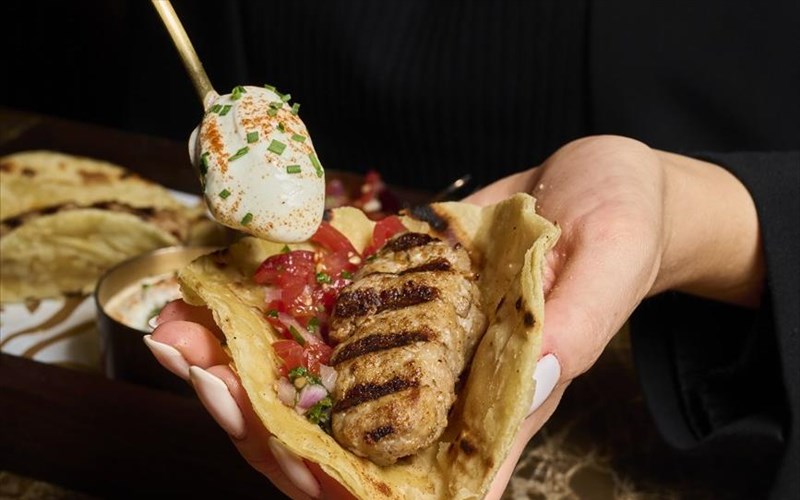 to-bar-food-tou-geco-athens-mas-proskalei-stin-mpara