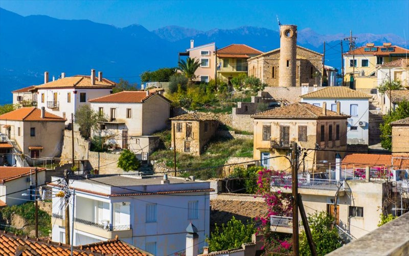 xrisso-fokidas-to-xorio-ekpliksi-dipla-stous-delfous