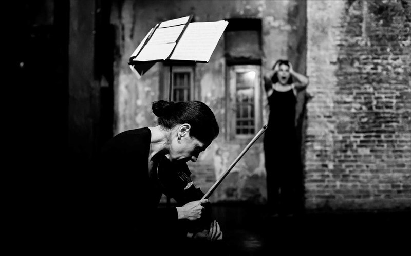 ulrike--grammata-apo-ti-nekri-pteruga-i-foni-tis-oulrike-mainxof-apo-ti-fulaki-grammata-apo-ti-nekri-pteruga-i-foni-tis-oulrike-mainxof-apo-ti-fulaki