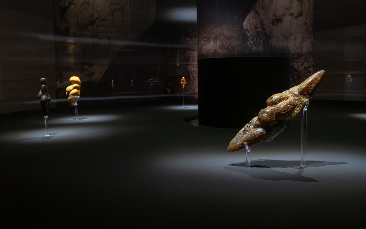 Jeff-koons-afroditi-tou-lespugue