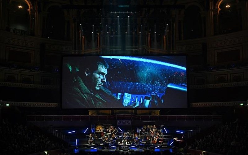 to-sumpan-tou-blade-runner-zontaneuei-sto-irodeio