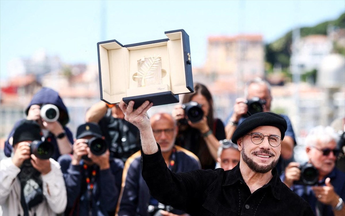 the-79th-cannes-film-festival-photocall-for-the-filmpropeller-one-way-night-coach-presented-as-part-of-cannes-premiere-photocall-for-the-filmpropeller-one-way-night-coach-presented-as-part-of-cannes-premiere