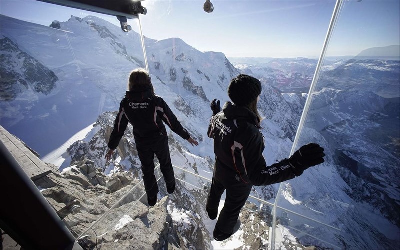 diafani-kampina-apo-guali-egkainiastike-sto-chamonix-sta-3842-metra