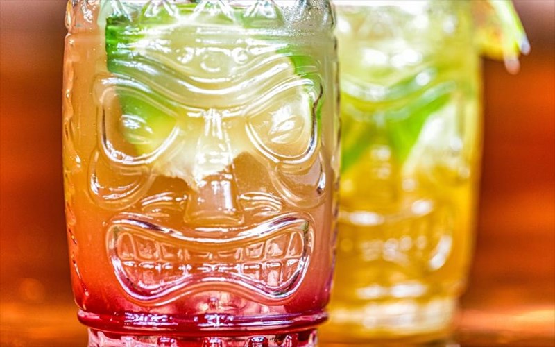 to-angostura-tiki-week-ksekinise-kai-fernei-aroma-karaibikis-sta-kalutera-bars-tis-elladas