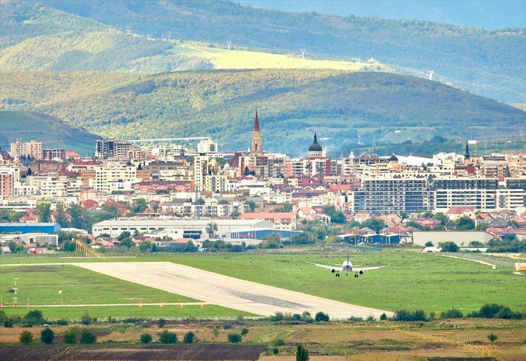 cluj-international-airport-i-puli-tis-transulbanias-enisxuei-tous-desmous-tis-me-tin-ellada