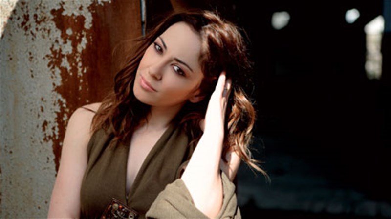 i-melina-aslanidou-epi-skinis-unplugged