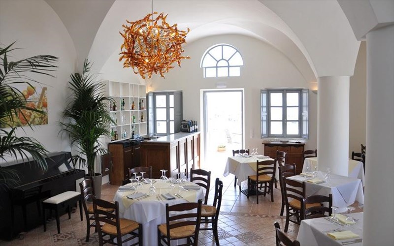 ena-elliniko-estiatorio-sta-101-kalutera-tis-europis