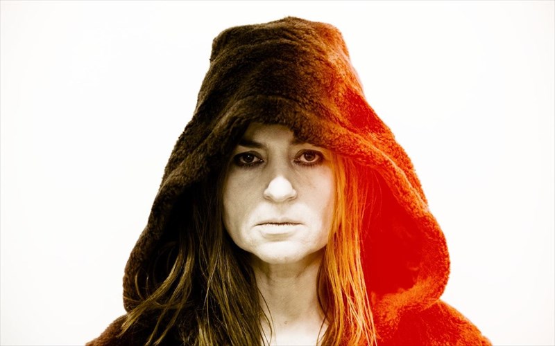 karuofullia-karampeti-ta-pragmata-prepei-na-allaksoun-ek-bathron