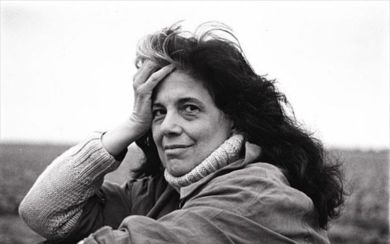 souzan-sontagk-i-theoritiki-matia-tis-fotografias-me-liga-logia-theoritiki-matia-tis-fotografias-me-liga-logia