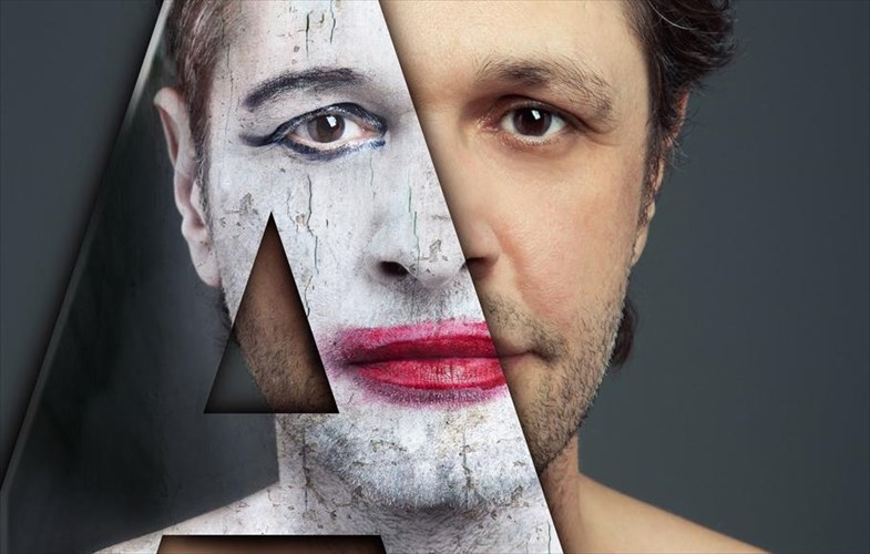 aimilios-xeilakis-one-man-show-gia-ton-amlet