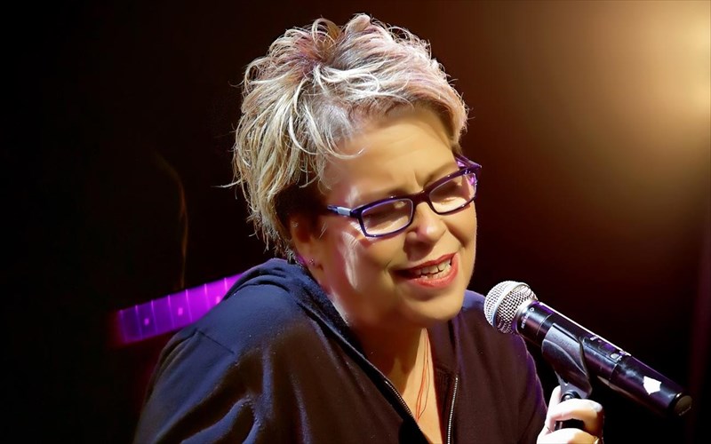 i-dimitra-galani-allios-ston-peiraia