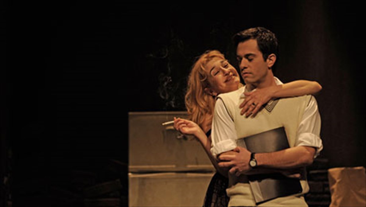 i-katia-gerou-epibibazetai-sto-leoforeio-o-pothos-pothos