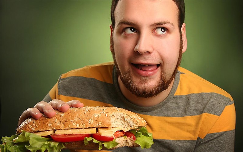 giati-to-fagito-einai-pio-geustiko-otan-eimaste-peinasmenoi