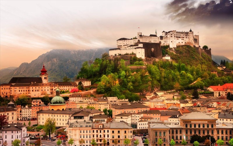 to-paramuthenio-saltsmpourgk-kai-ta-pio-simantika-aksiotheata-tou