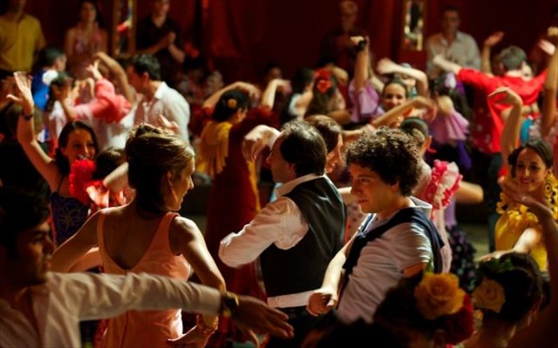 o-gkigiom-gkagien-se-mia-anatreptiki-komodia