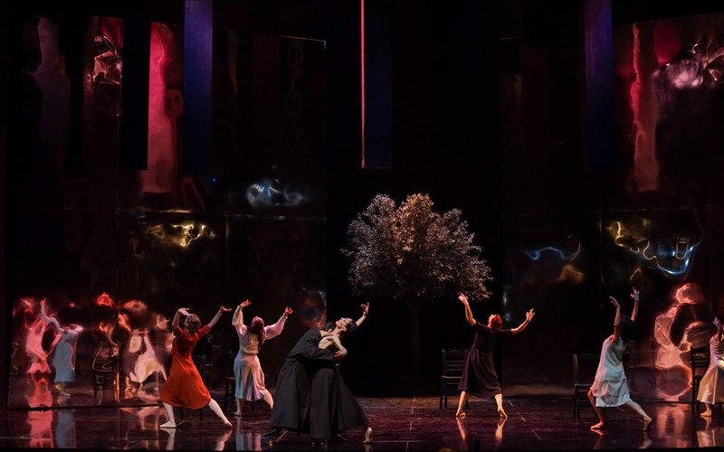 xoreutiko-taksidi-stin-aioniotita-me-eidiki-prosfora-gia-anergous