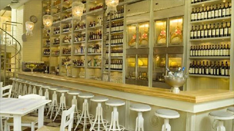 o-aris-tsanaklidis-mageireuei-stin-kuzina-tou-gia-to-ktima-alfa