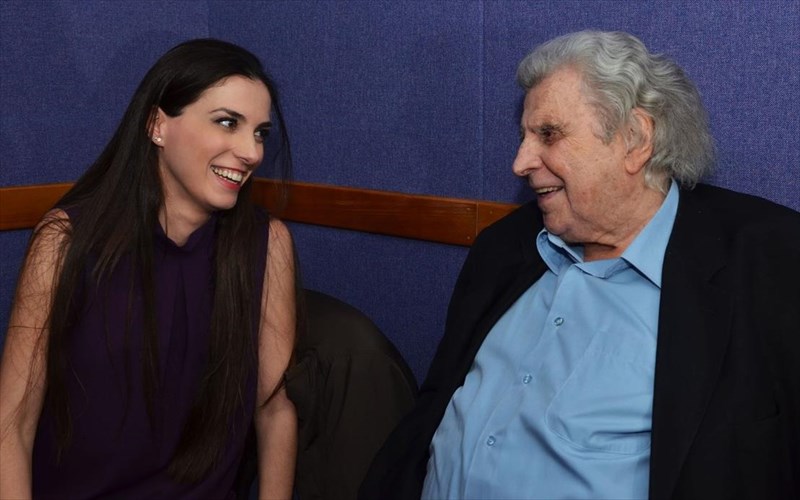 mikis-theodorakis-kai-foteini-darra-se-mia-sunergasia-ekpliksi