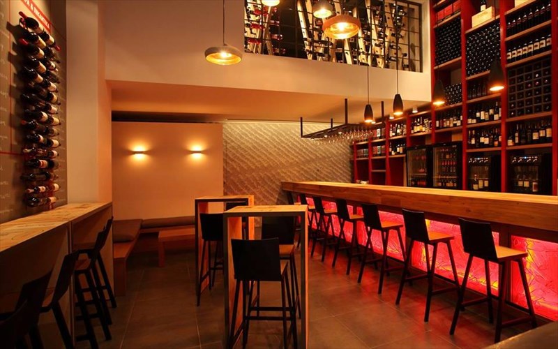 oktana-apo-kaba-wine-bar