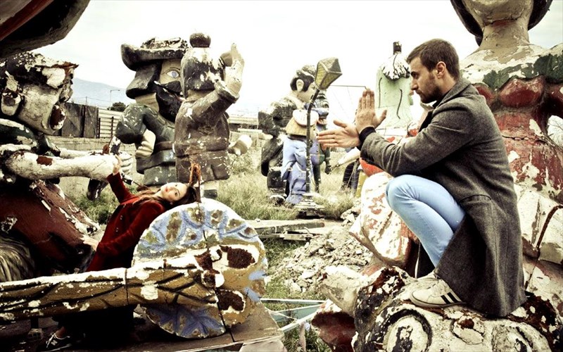 margarita-karapanou-o-thrulos-tis-paramenei-zontanos-sto-theatro-thrulos-tis-paramenei-zontanos-sto-theatro