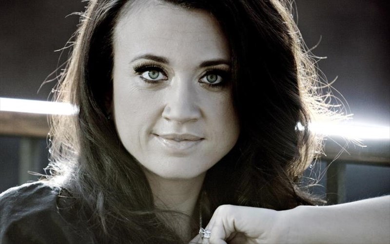 deka-xronia-epituxies-gia-tin-camilla-lackberg