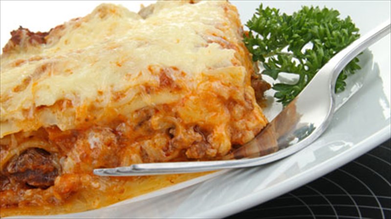 tortelini-gemista-me-turi-kai-saltsa-pink-floyd