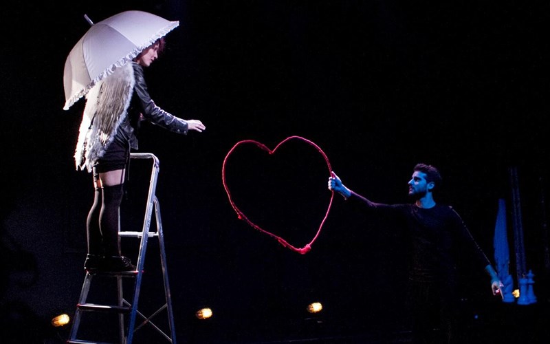 o-agios-balentinos-agapaei-kai-to-theatro