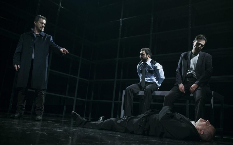 kritiki-theatrou-gagarin-way