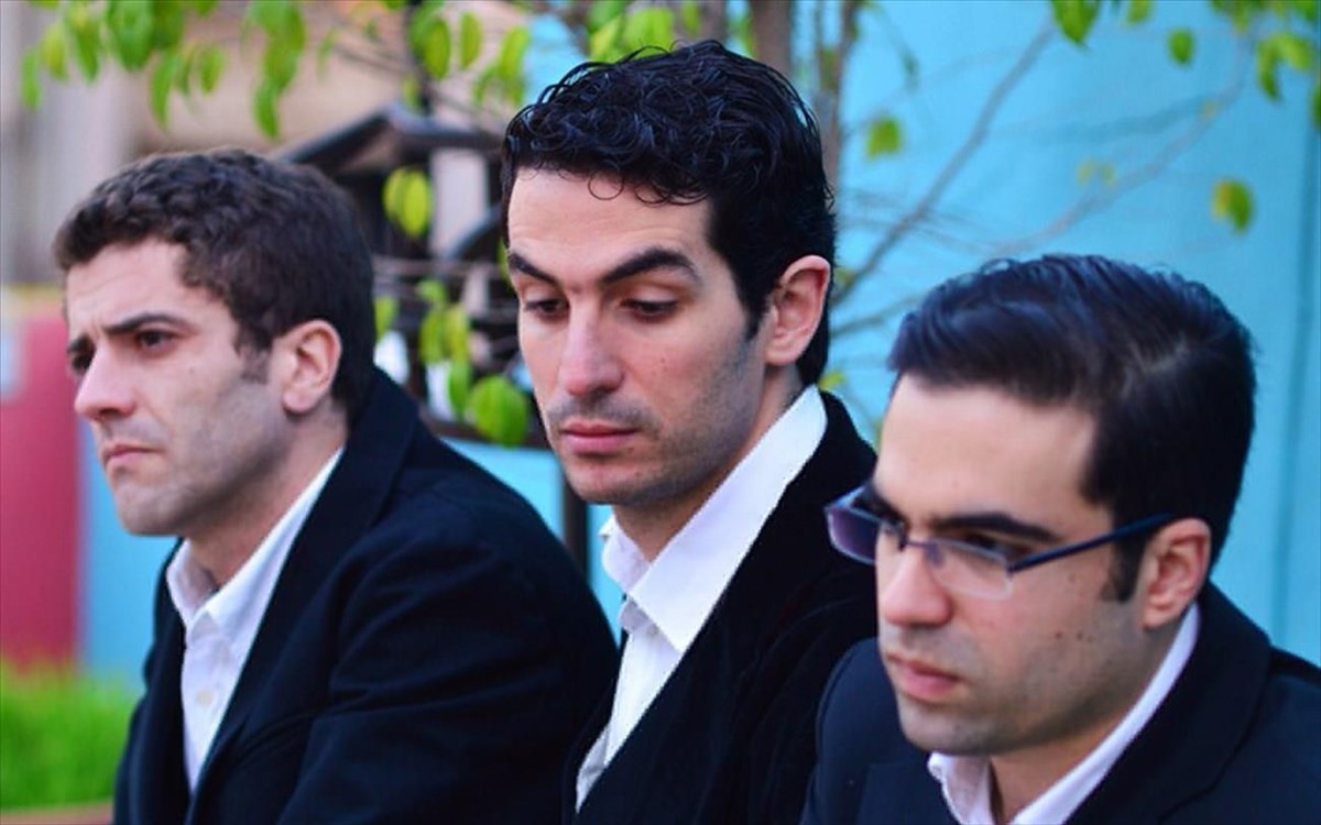 ta-louloudia-stin-kuria-fotografia-2014