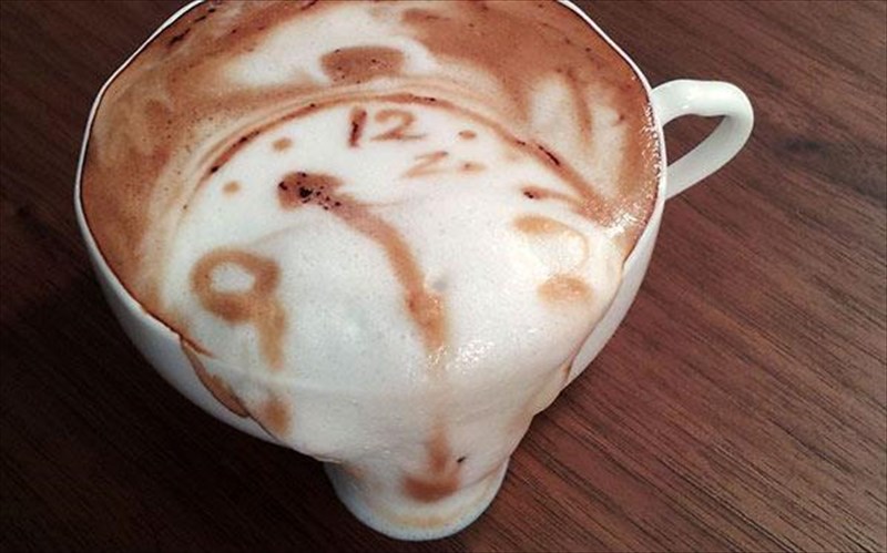 ta-rologia-tou-ntali-ston-kafe-sas