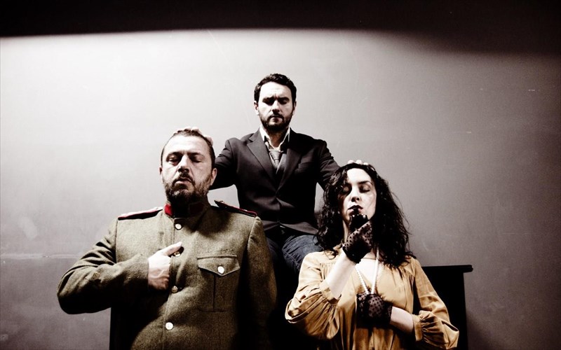 stalin-enantion-mpoulgkakof-sti-skini