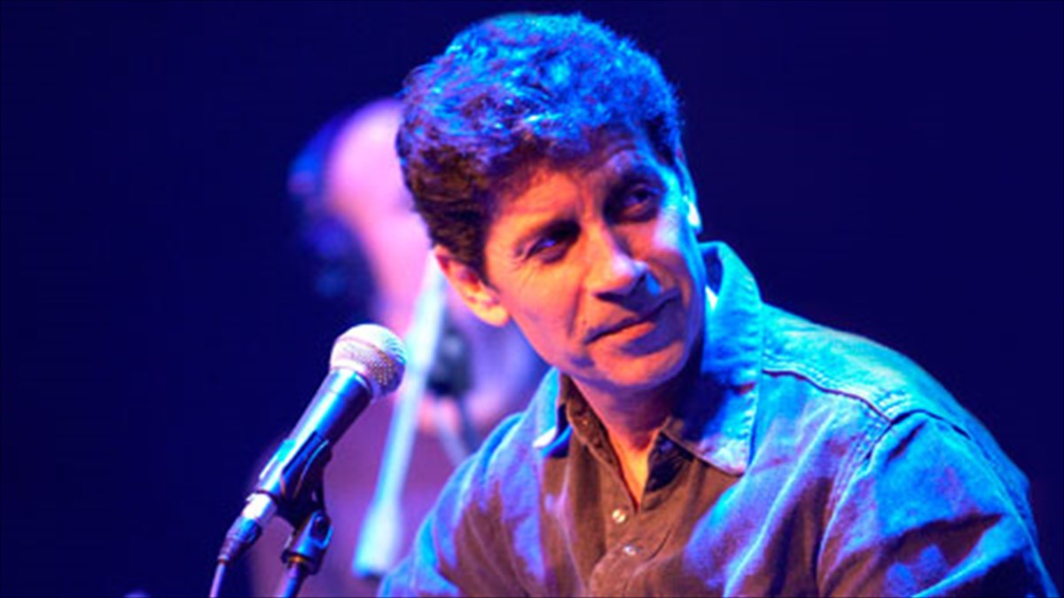 o-sokratis-malamas-epistrefei-epi-skinis