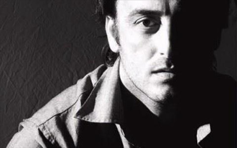 o-konstantinos-tzamiotis-grafei-gia-tin-athina-tis-krisis