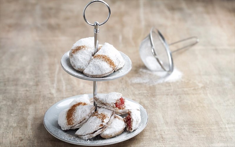 sarakostiana-mikrasiatika-glukismata-ston-konstantinidi