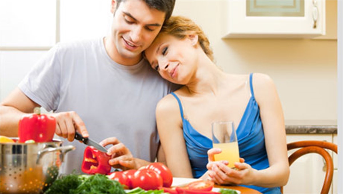 lene-oti-o-erotas-pernaei-apo-to-stomaxi-tuxaio-de-nomizo-erotas-pernaei-apo-to-stomaxi-tuxaio-de-nomizo