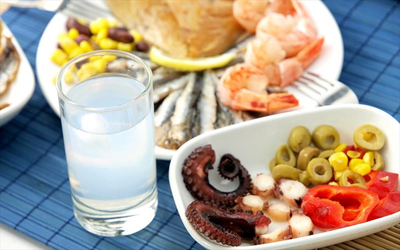 i-kathara-deutera-thelei-meze-kai-ouzo