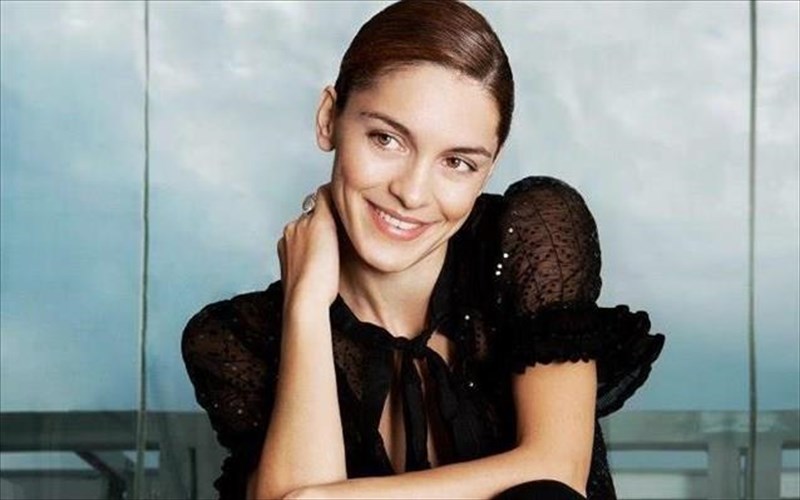 sti-gioulika-skafida-i-karfitsa-tis-melinas-merkouri-karfitsa-tis-melinas-merkouri