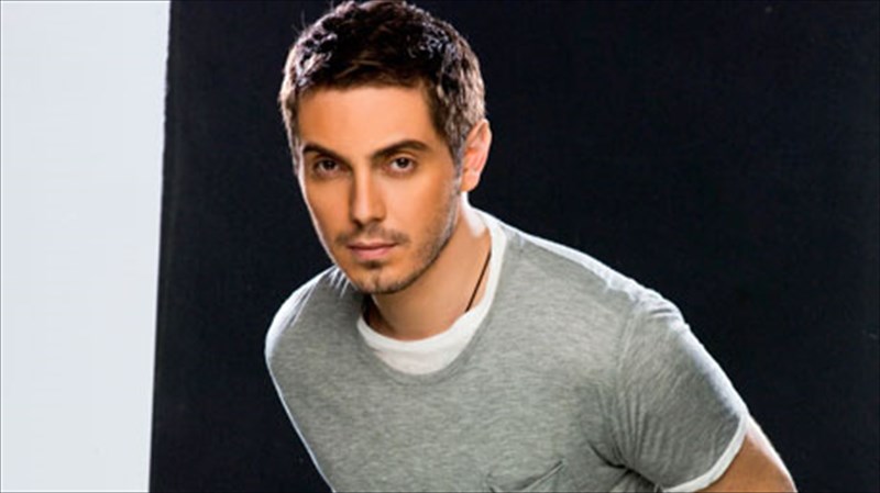 o-mixalis-xatzigiannis-ftanei-kai-stin-athina