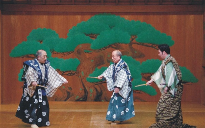 i-komiki-pleura-tou-iaponikou-theatrou