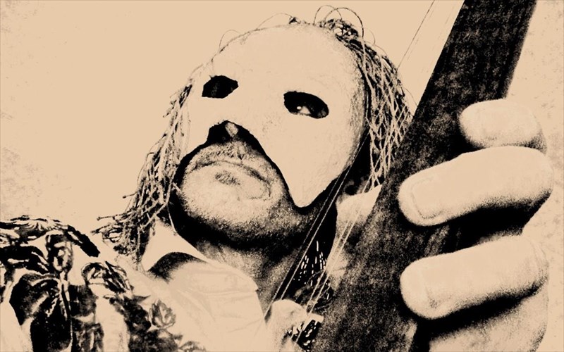 aris-retsos-epistrefei-sto-mutho-ton-atreidon-se-mia-solo-performans