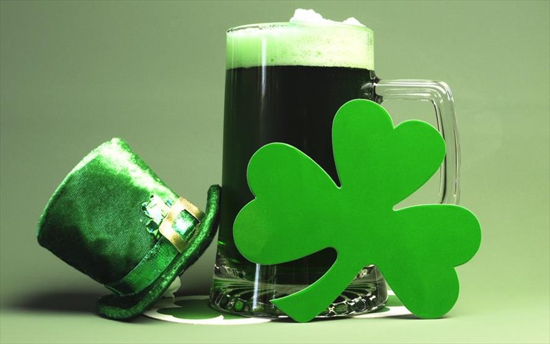 st-patricks-day-i-giorti-tis-guinness-kai-tou-irlandezikou-ouiski-giorti-tis-guinness-kai-tou-irlandezikou-ouiski