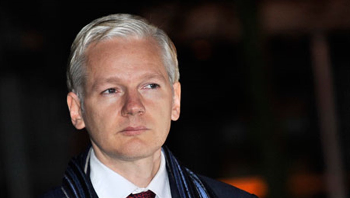 o-afanis-suggrafeas-tis-autobiografias-tou-tzoulian-asantz