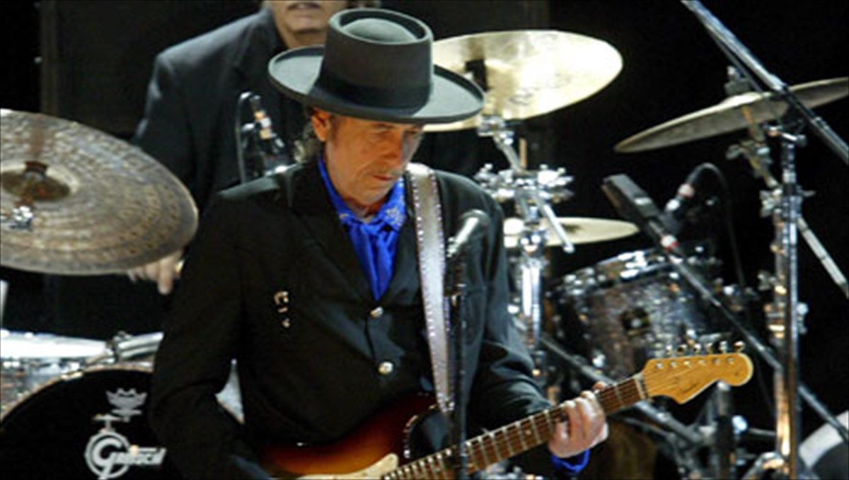 o-mpomp-ntulan-se-suggrafikes-peripeteies