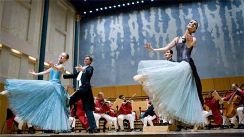 i-bienni-paei-megaro