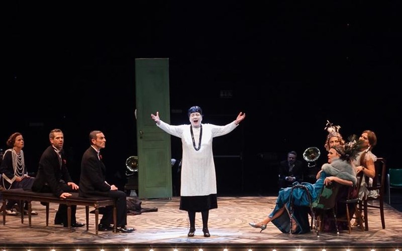 kritiki-theatrou-etsi-einai-an-etsi-nomizete